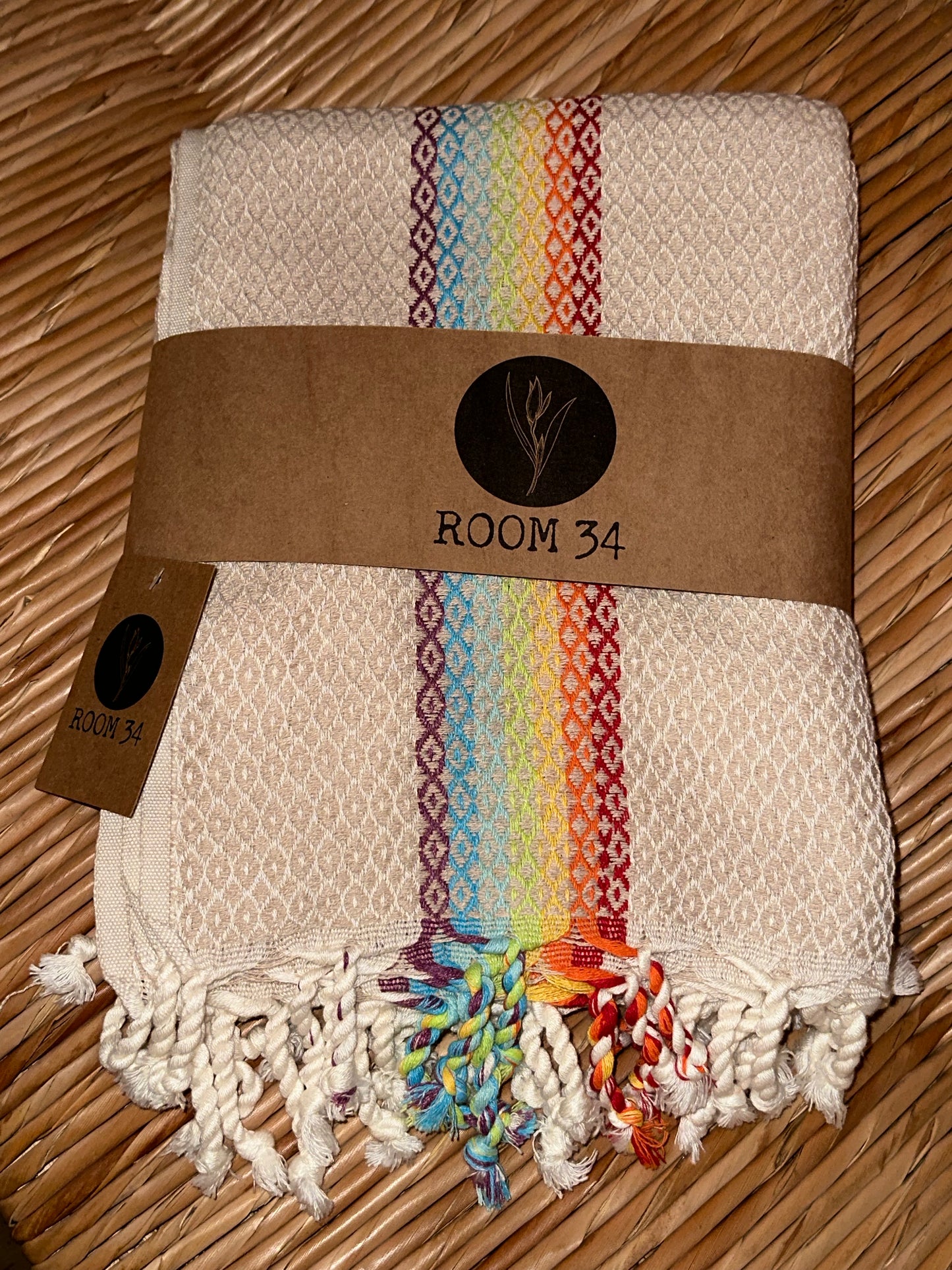 RM 34 Ivory Rainbow SM